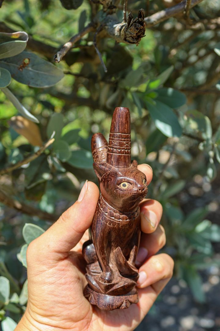 Hand Carved Bastet Kuripe - Katukina KAT1992